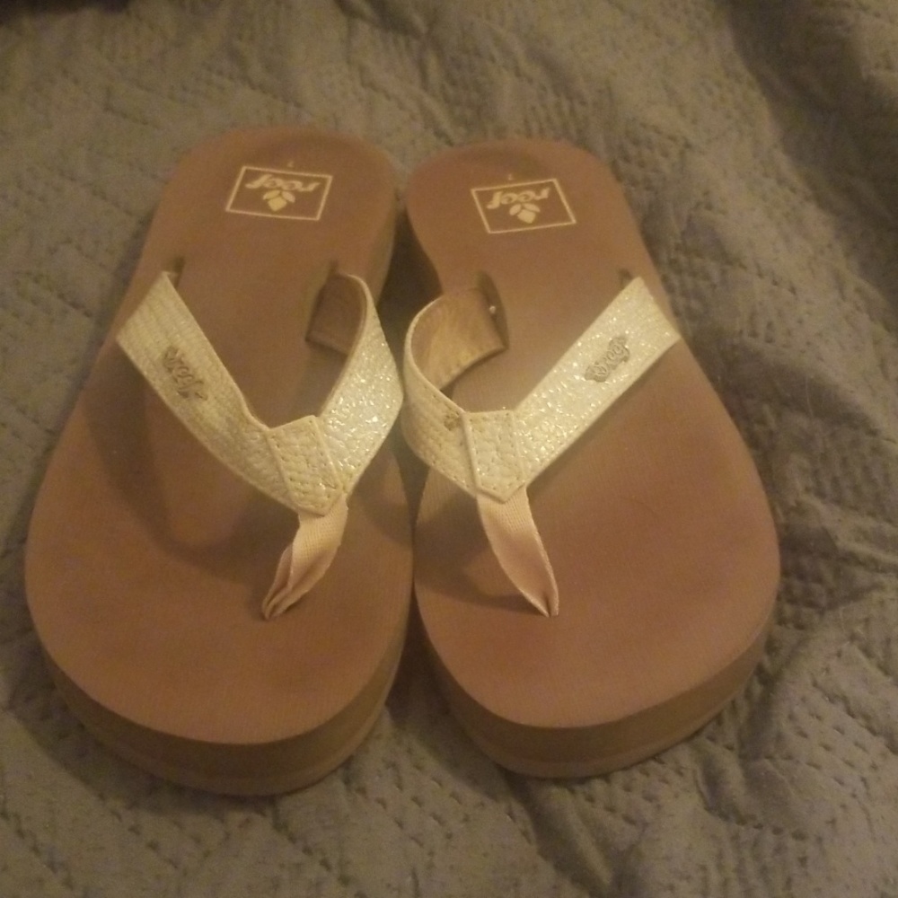 Reed flip flops